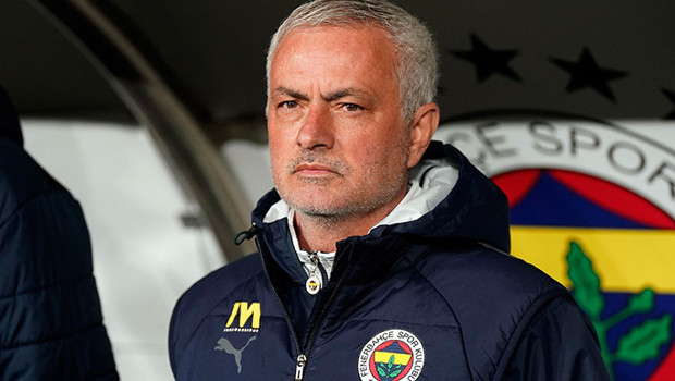 Jose Mourinho, Benfica için Portekiz'de!