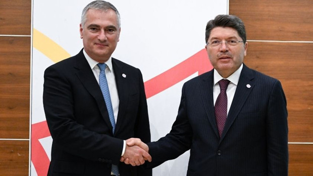 Bakan Tunç'tan Malta'da peş peşe görüşmeler