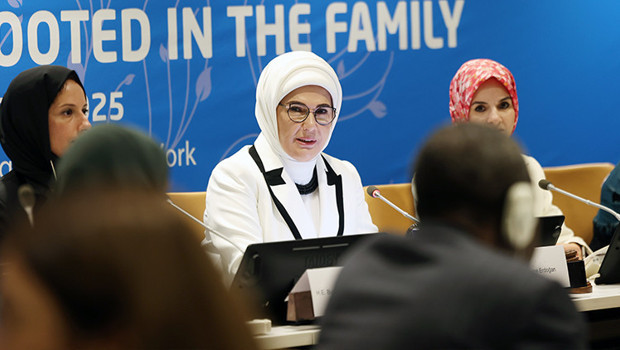 Emine Erdoğan BM Genel Merkezi'ndeki etkinlikte konuştu: 'Ailenin yapısı, insanlığı bekleyen yarınların habercisidir'