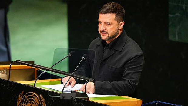 Zelenski: Rusya, NATO'yu ihlal ediyor