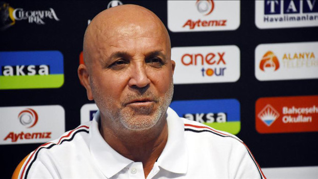 Alanyaspor Başkanı Hasan Çavuşoğlu: 'Galatasaray'ı tarihi farkla uğurlayabilirdik'