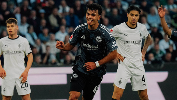 Can Uzun yine boş geçmedi, 10 gollü maçı Frankfurt farklı kazandı!