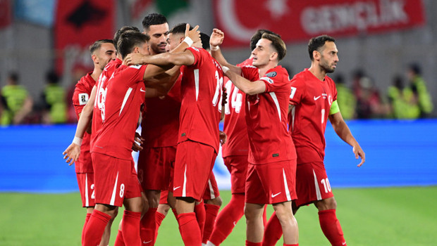 Türkiye, Bulgaristan deplasmanında 3 puan peşinde! Montella'dan sürpriz ilk 11