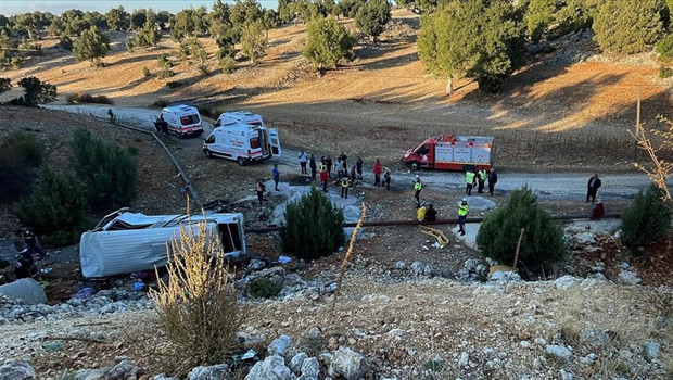 Mersin'de feci kaza! Ölü sayısı 6'ya yükseldi