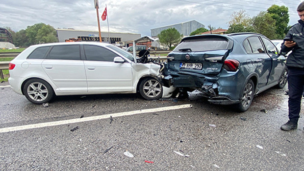 Kocaeli'de zincirleme trafik kazası: 1'i çocuk 5 kişi yaralandı