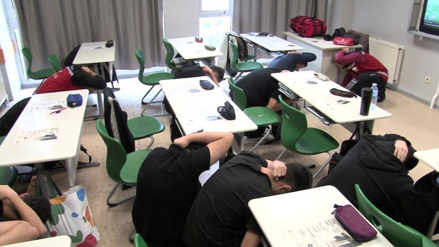 3 milyon öğrenci için aynı anda alarm zili çaldı!