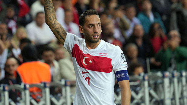 Hakan Çalhanoğlu'ndan İspanya maçı yorumu: 'Her şey olabilir!'