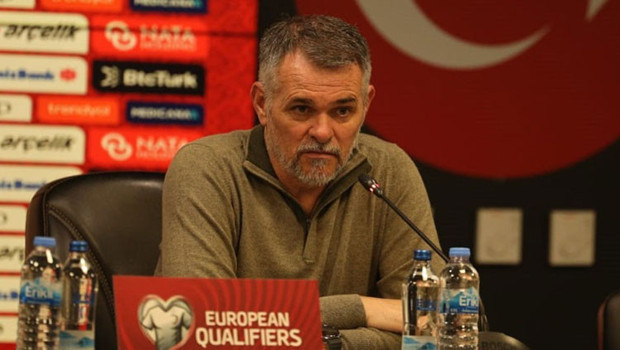 Willy Sagnol: 'Türkiye güçlü bir takım!'