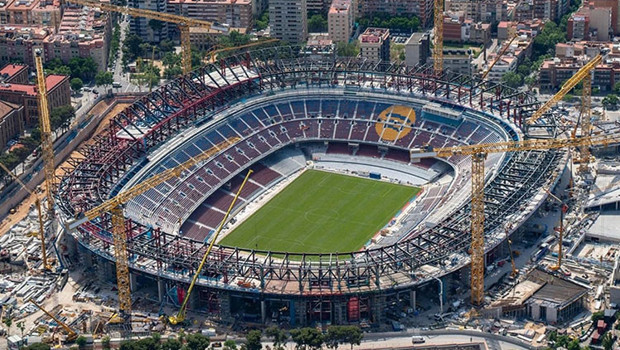 Barcelona'ya stadı Camp Nou'dan müjde!