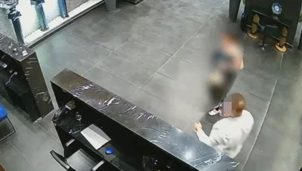 İzmir'de kataloglu dijital fuhuş çetesine operasyon! 19 kadın kurtarıldı, 4 şüpheli tutuklandı