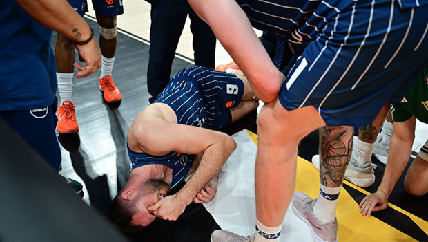 Anadolu Efes'ten sakatlık açıklaması!