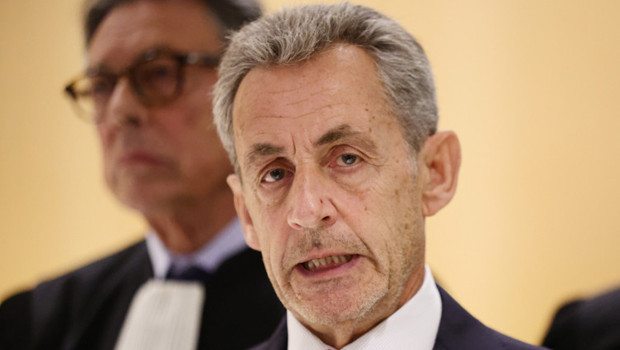 Fransa'nın eski Cumhurbaşkanı Sarkozy yarın cezaevine giriyor, tek kişilik hücrede kalacak