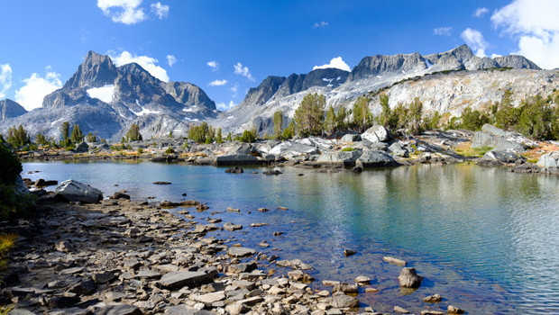 Her satırı inanılmaz: Dağın zirvesinden aşağı düştü, kırık omurgayla kilometrelerce yol yürüdü! Peki nasıl hayatta kaldı?