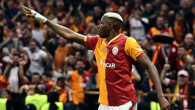 Victor Osimhen'den duble rekor: Burak Yılmaz'ı geçti, Galatasaray tarihine adını yazdırdı!