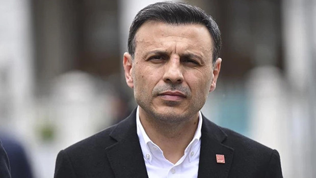 CHP İstanbul İl Başkanı seçilen Özgür Çelik, mazbatasını aldı