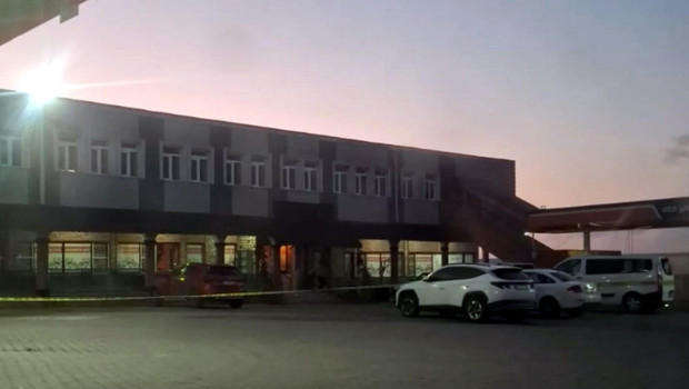 Restoranda yemek yiyenlere tabancayla ateş açtı: 1 ölü, 1 yaralı