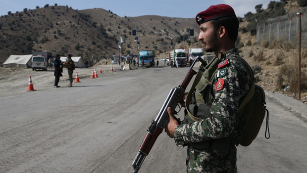 Pakistan ile Afganistan ateşkes müzakereleri için İstanbul'da bir araya geliyor