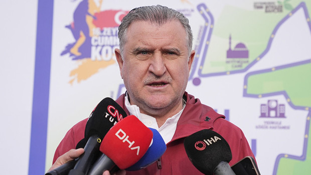 Bakan Bak: 'Gelin spor yapalım, kendimiz mutlu hissedelim ve sağlıklı olalım'