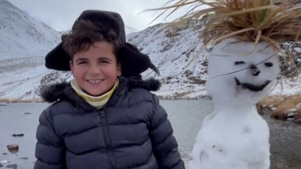 Kar yağışı etkisini gösterdi: Mevsimin ilk kardan adamı yapıldı