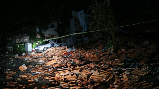 Son dakika... Balıkesir'de 6.1 büyüklüğünde deprem! İstanbul dahil bir çok ilde hissedildi
