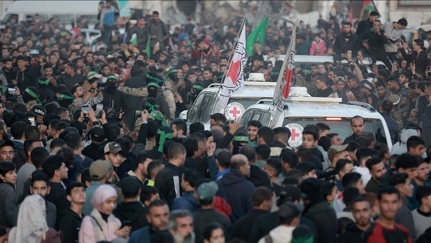 İsrail'den 'Hamas'ın teslim ettiği cenaze daha önce verilen başka bir esire ait' iddiası