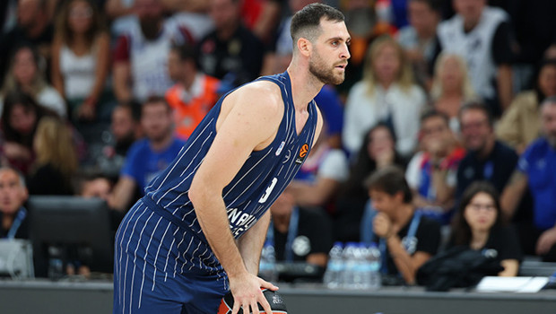Anadolu Efes'te sakatlık şoku! 8 ay forma giyemeyecek