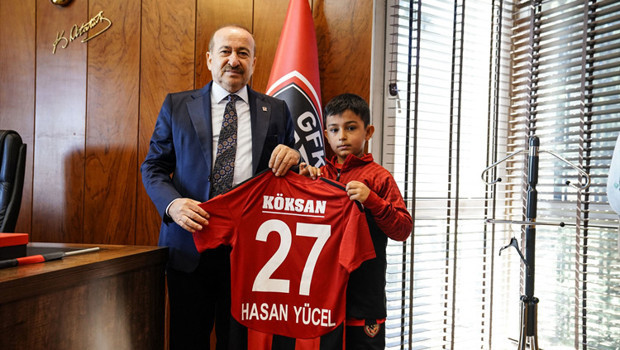 Depremzede Hasan Yücel, Gaziantep FK tesislerinde ağırlandı!
