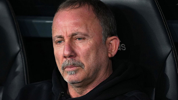 Sergen Yalçın, Beşiktaş'ın başında Fenerbahçe'ye ilk kez mağlup!