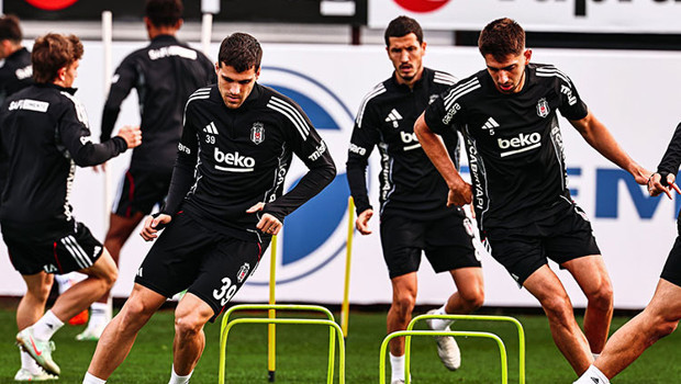 Beşiktaş 3 futbolcusundan eksik çalıştı