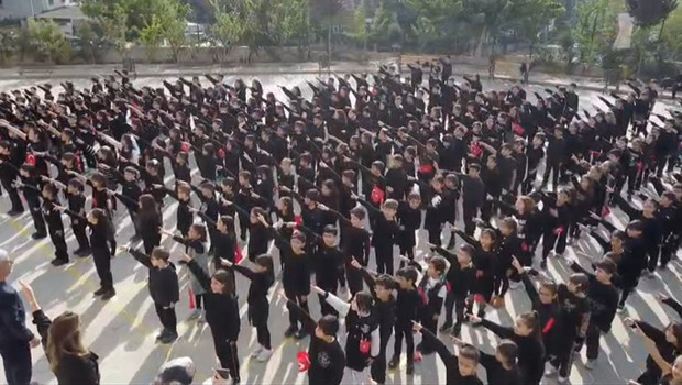 Batman’da 563 öğrenciden, ‘Atatürk Çocukları’ şarkısı