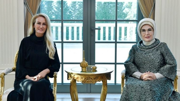 Emine Erdoğan, KKTC Cumhurbaşkanı'nın eşi ile bir araya geldi