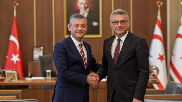 CHP Genel Başkanı Özel, KKTC Cumhurbaşkanı Erhürman'ı ziyaret etti
