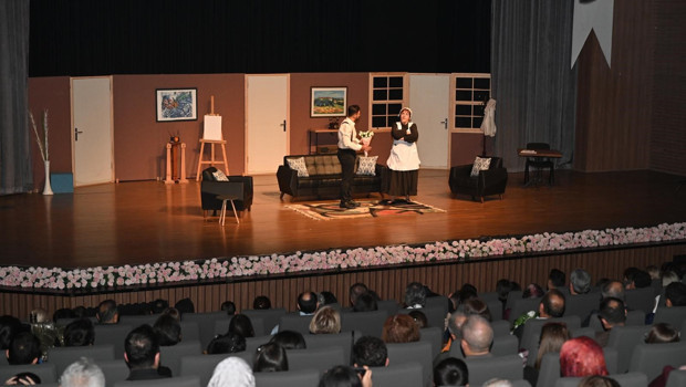 Üniversite ve belediye iş birliğiyle Şehir Tiyatrosu kuruldu