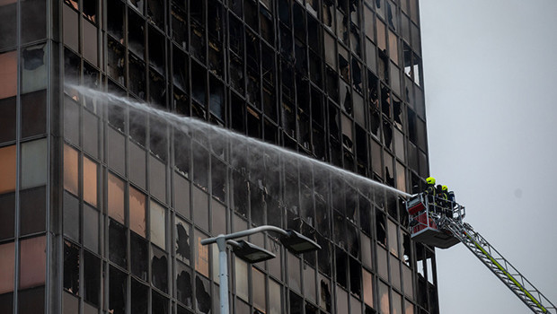 Hırvatistan'da gökdelen alevler içinde kaldı