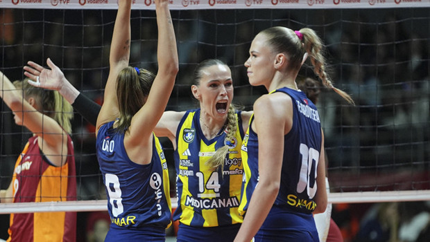 Sultanlar Ligi'nde Fenerbahçe, Galatasaray'ı 5 sette yendi!