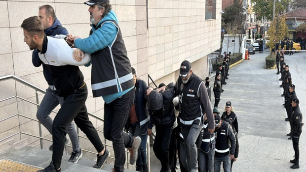 Eskişehir'de suç örgütü operasyonu: 20 gözaltı!