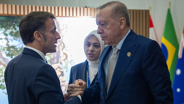 Cumhurbaşkanı Erdoğan, Fransa lideri Macron'la bir araya geldi