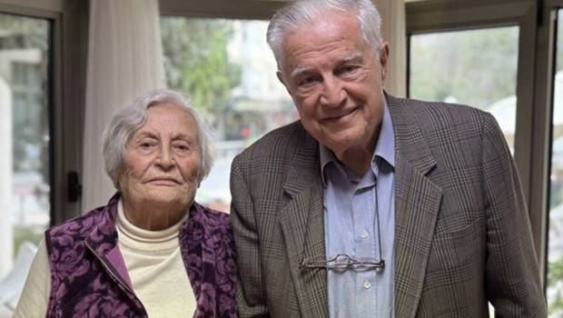 Tesadüfün böylesi: Yolları 70 yıl sonra huzurevinde kesişti... 'Oğlum, diyorum başka da bir şey demiyorum'