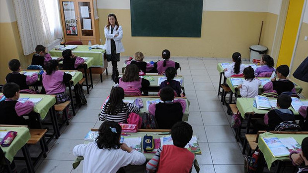 Siyasilerde 24 Kasım Öğretmenler Günü mesajı