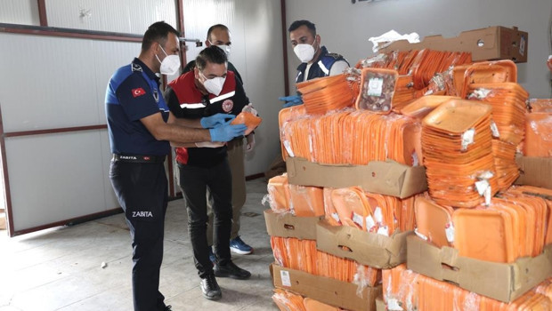 Tarihi geçmiş 25 ton tavuk ele geçirildi, 2 işletme mühürlendi