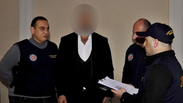 Türkiye kırmızı bültenle arıyordu: Komşuda yakalandı