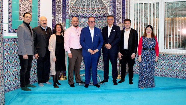 Münih Başkan Adayı Baumgärtner'den Mehmet Akif Camii’ne Ziyaret