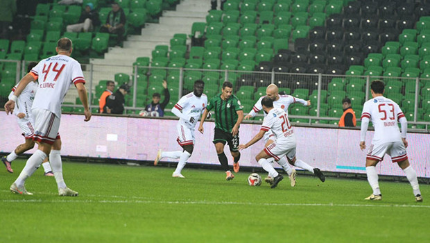 Sakaryaspor ile Ümraniyespor yenişemedi!