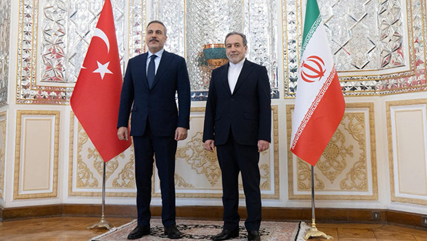 Dışişleri Bakanı Hakan Fidan, İranlı mevkidaşı Erakçi ile bir araya geldi