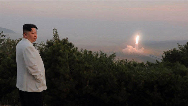 Kuzey Kore lideri Kim'den Hava Kuvvetleri'ne nükleer savaş mesajı