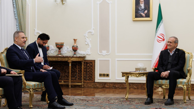 Dışişleri Bakanı Fidan, İran Cumhurbaşkanı Pezeşkiyan tarafından kabul edildi