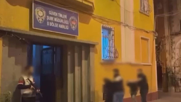 Beyoğlu'nda epilepsi hastası kişiyi gasbeden 2 şüpheli tutuklandı