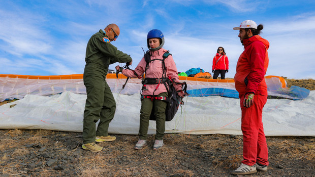 Hakkarili pilot, öğrencilerini gökyüzüyle buluşturuyor