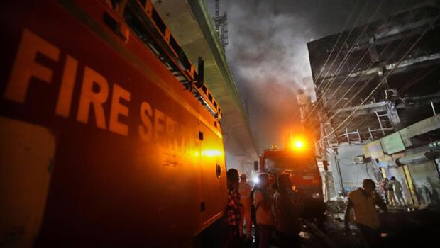 Hindistan'da gece kulübünde yangın: 25 kişi öldü