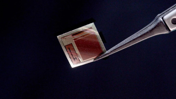 Kağıt inceliğinde beyin çipi geliştirildi